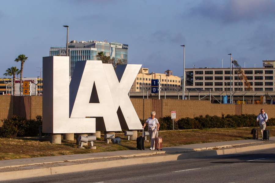 A pocos días del Mundial, el aeropuerto de Los Ángeles es un calvario para los turistas A pocos días del Mundial, el aeropuerto de Los Ángeles es un calvario para los turistas