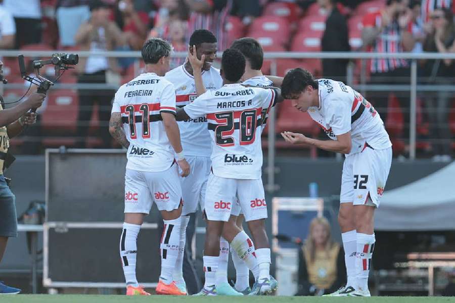 São Paulo venceu o encontro