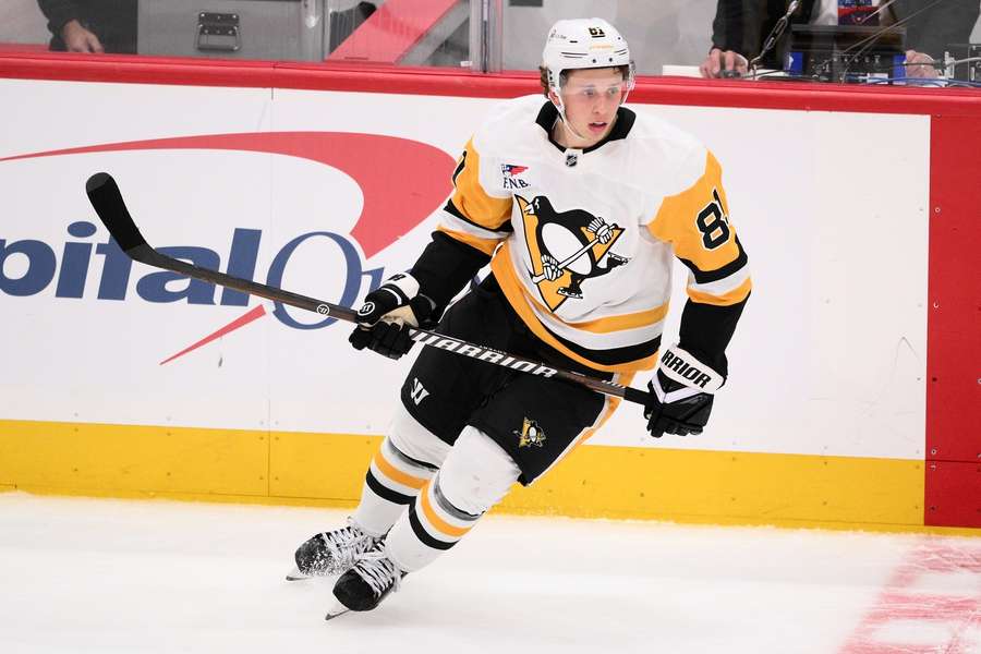 Útočník Kindel z Pittsburghu zkolaboval v letadle.