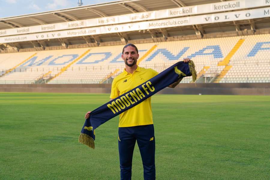 Pedro Mendes apresentado no Modena