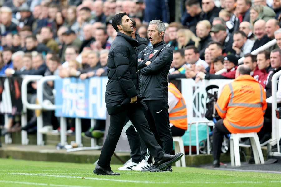 Mikel Arteta reacts during the Premier League match between Newcastle United and Arsenal 