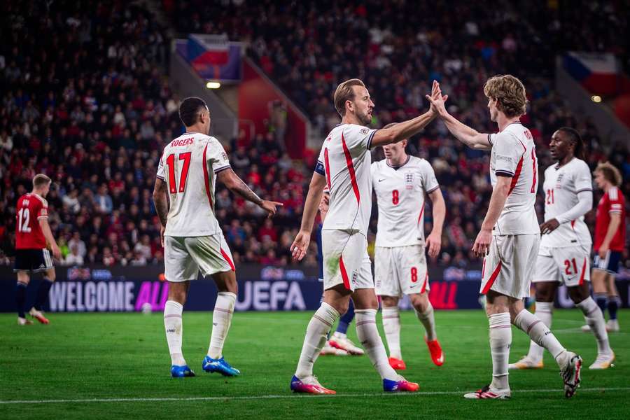 England's Harry Kane celebrates with Anthony Gordon during the Nations League game against Czechia