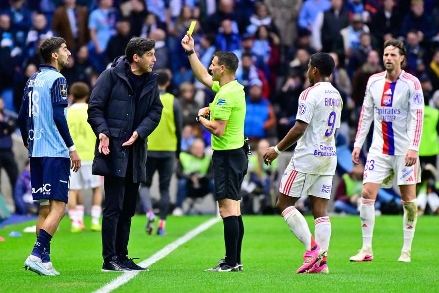 Trenér Lyonu si po prohraném utkání s Monakem rýpl do sudích i expertů u videa. Trenér Lyonu si po prohraném utkání s Monakem rýpl do sudích i expertů u videa.