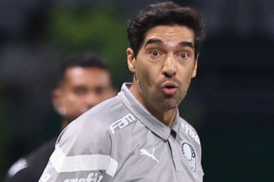 Abel Ferreira foi expulso de campo após análise do vídeo