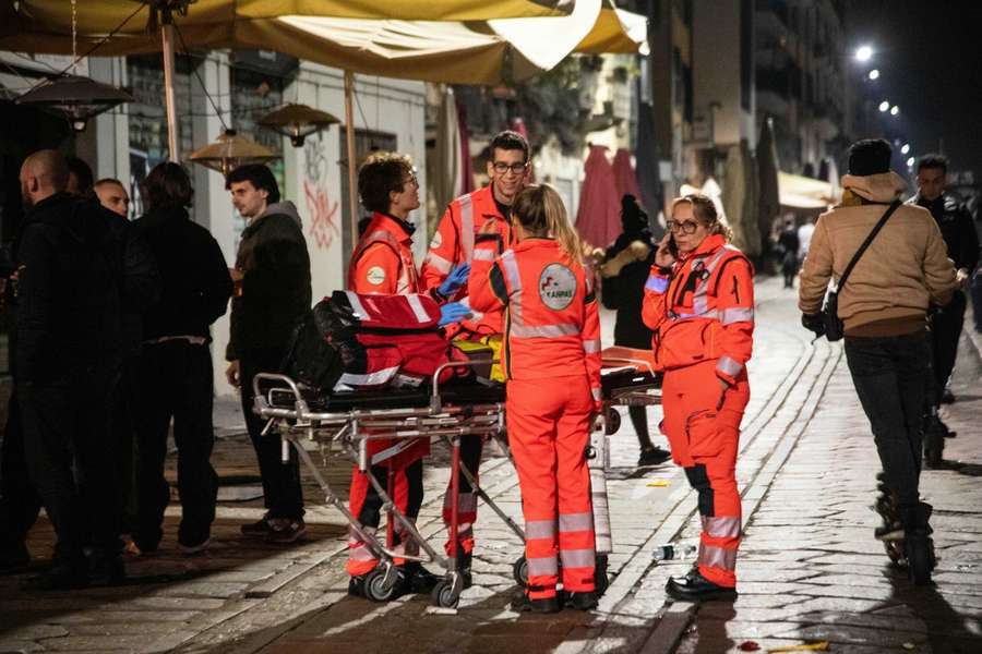 Die Einsatzkräfte konnten dem schwer verletzten Fan das Leben retten.