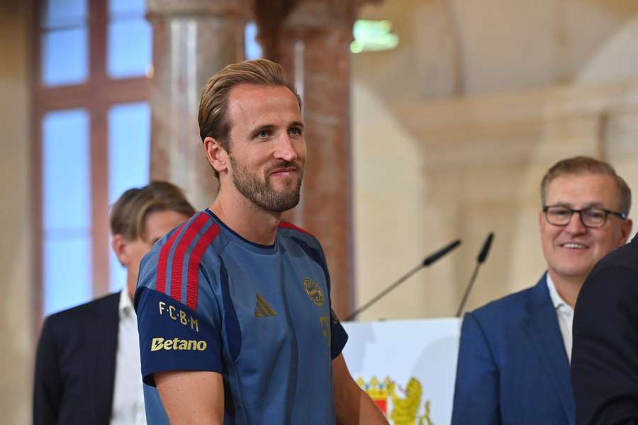 Dreesen (r.) hofft auf baldige Verkündung einer Kane-Verlängerung Dreesen (r.) hofft auf baldige Verkündung einer Kane-Verlängerung