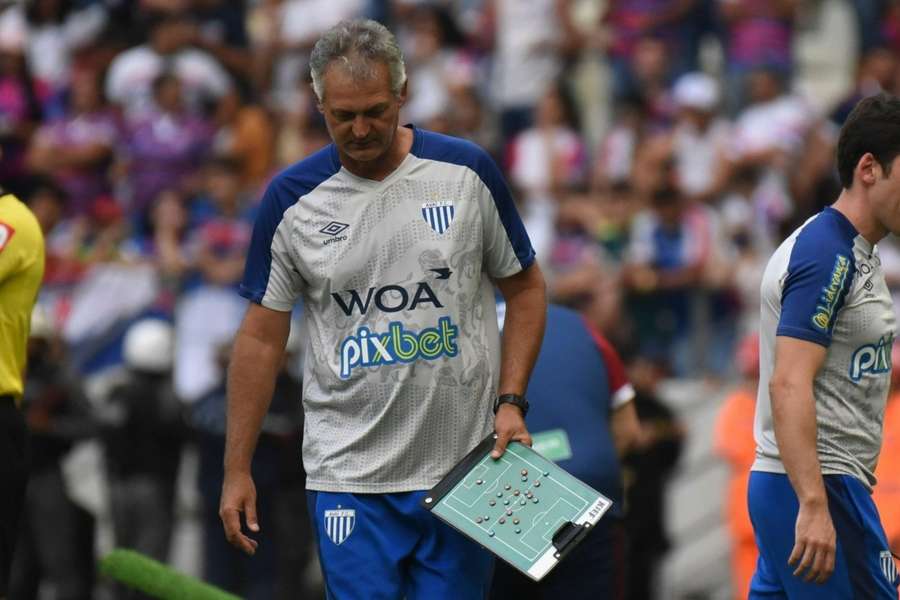 Sequência negativa culminou na demissão de Lisca