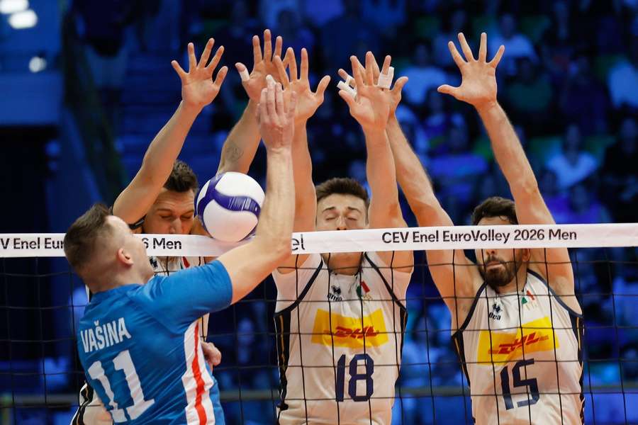 Češi s Itálií prohráli 1:3. Češi s Itálií prohráli 1:3.