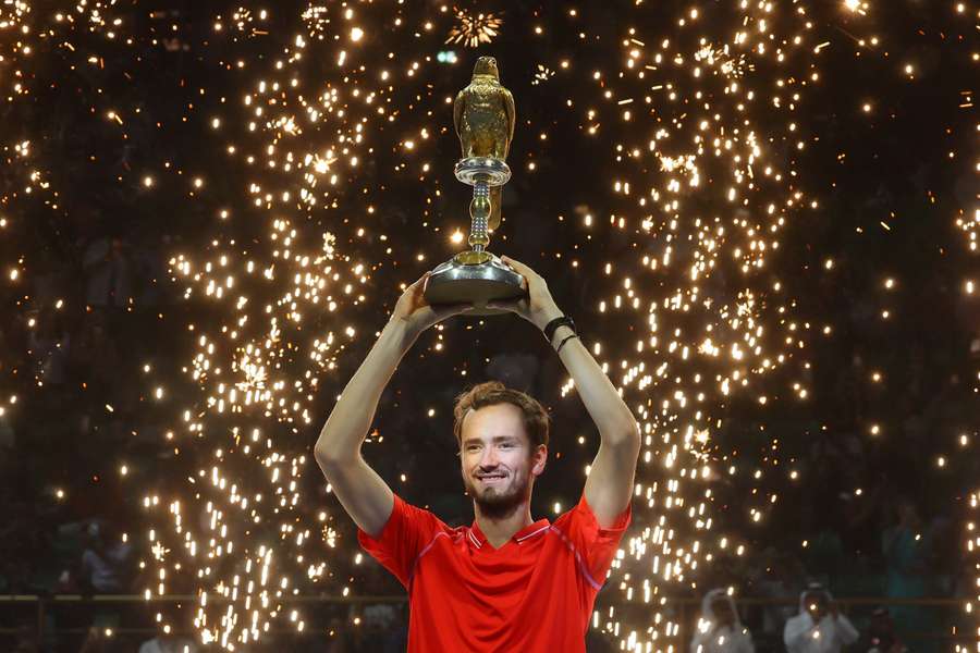Medvedev conquista torneio de Doha ao vencer Murray na final