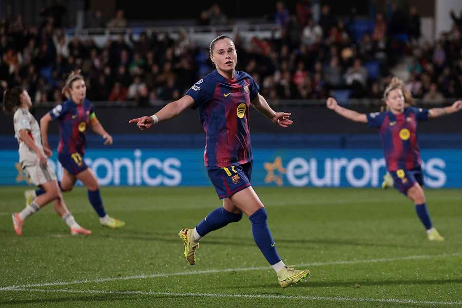 Pajor z FC Barcelona świętuje zdobycie pierwszej bramki dla swojej drużyny podczas meczu fazy ligowej Ligi Mistrzów Kobiet UEFA 2025/26 z SL Benfica