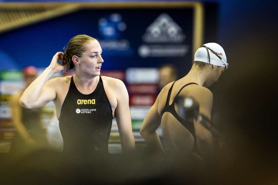 Marrit Steenbergen na afloop van de 200 meter wisselslag tijdens het WK Zwemmen in Japan