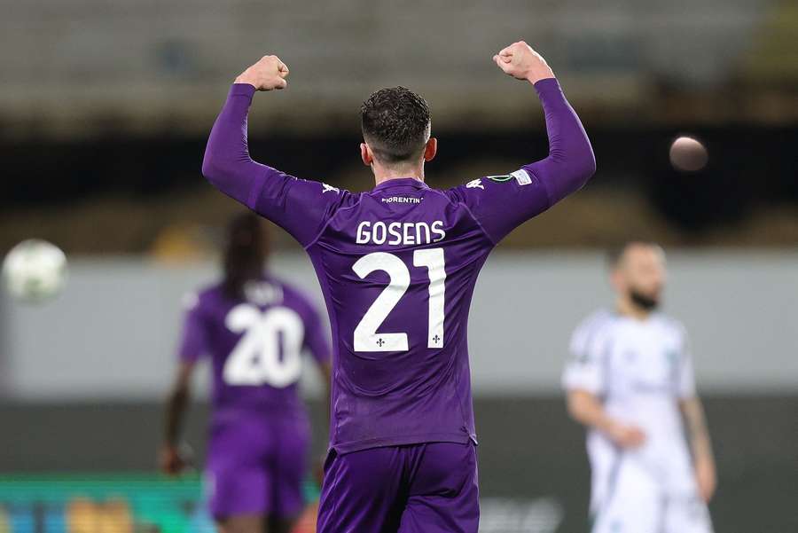 Robin Gosens faz a sua magia na Fiorentina