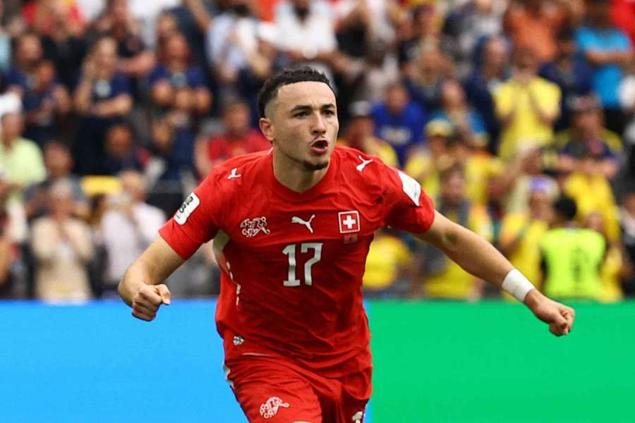 Rubén Vargas anotó el penalti decisivo para clasificar a Suiza