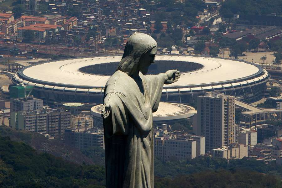Maracaná, bajo la bendición de uno de los mayores monumentos de Río de Janeiro, el Cristo Redentor.
