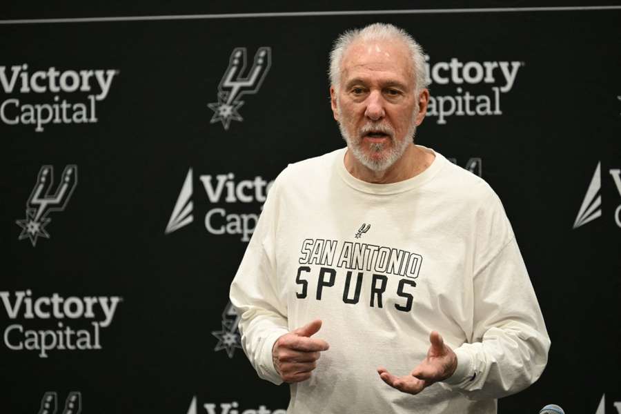 Gregg Popovich na conferência de imprensa de segunda-feira.