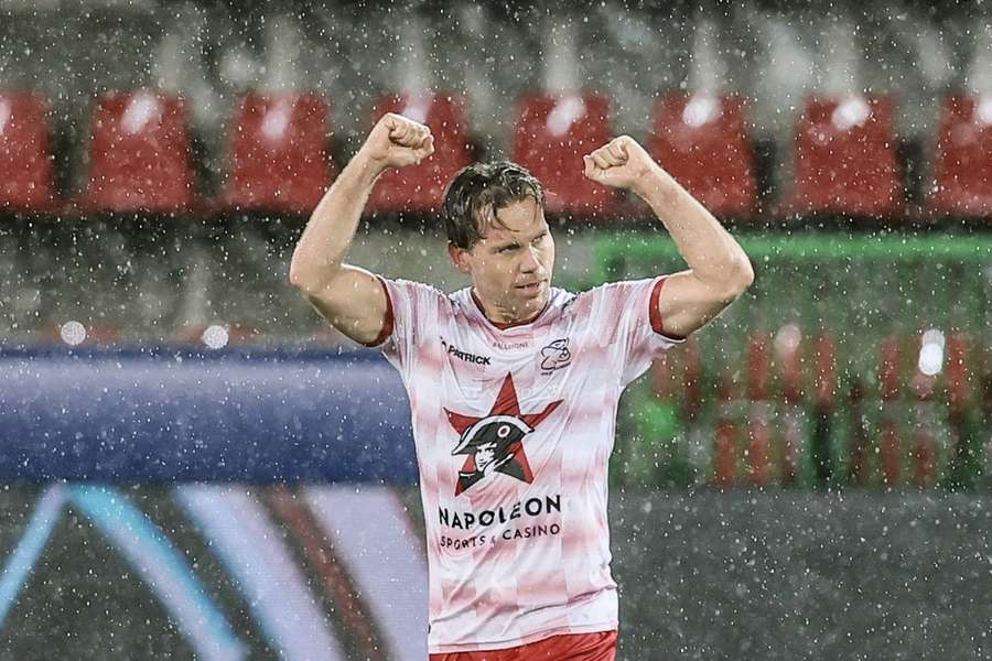 Ruud Vormer viert zijn eerste treffer voor Zulte Waregem