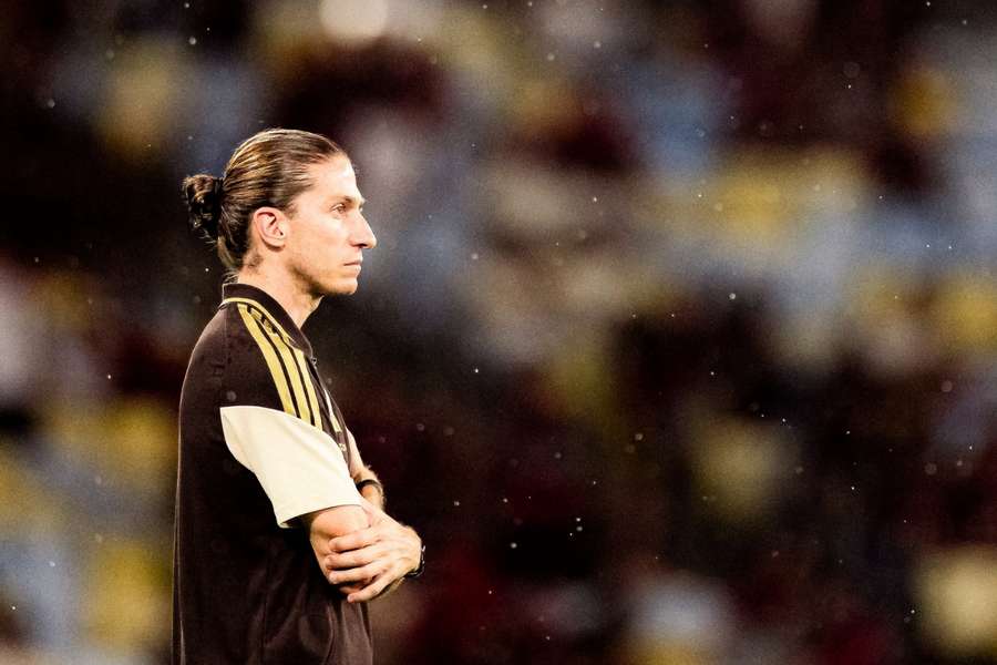 Filipe encerra seu ciclo no Fla como campeão brasileiro e continental Filipe encerra seu ciclo no Fla como campeão brasileiro e continental