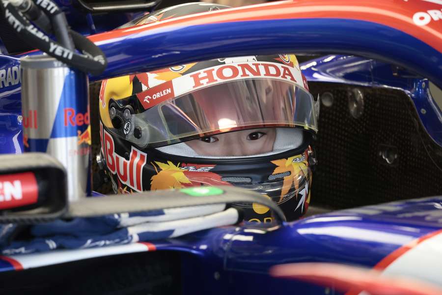 Yuki Tsunoda test aan het einde van het seizoen in een wagen van Red Bull