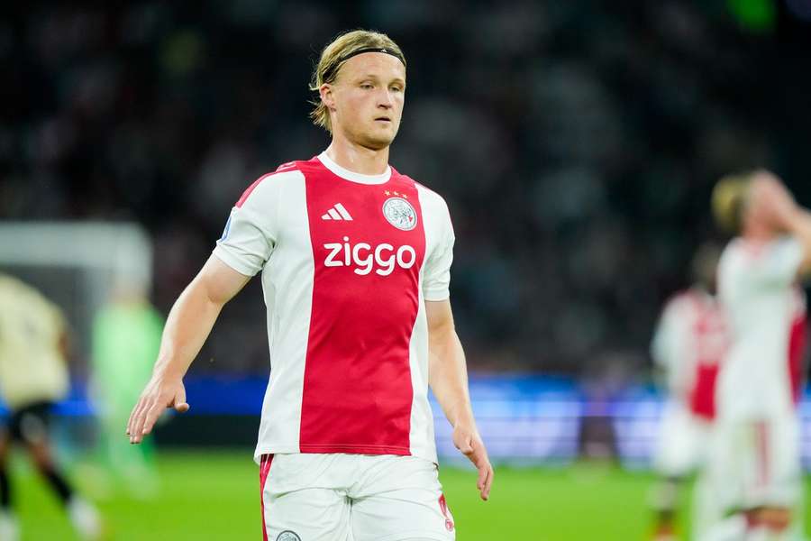 Ajax striker Dolberg undergoes surgery for serious knee injury in Copenhagen Ajax striker Dolberg undergoes surgery for serious knee injury in Copenhagen