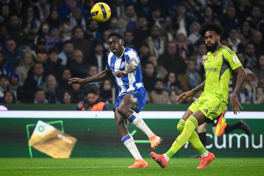 Samu fez os dois golos da vitória do FC Porto