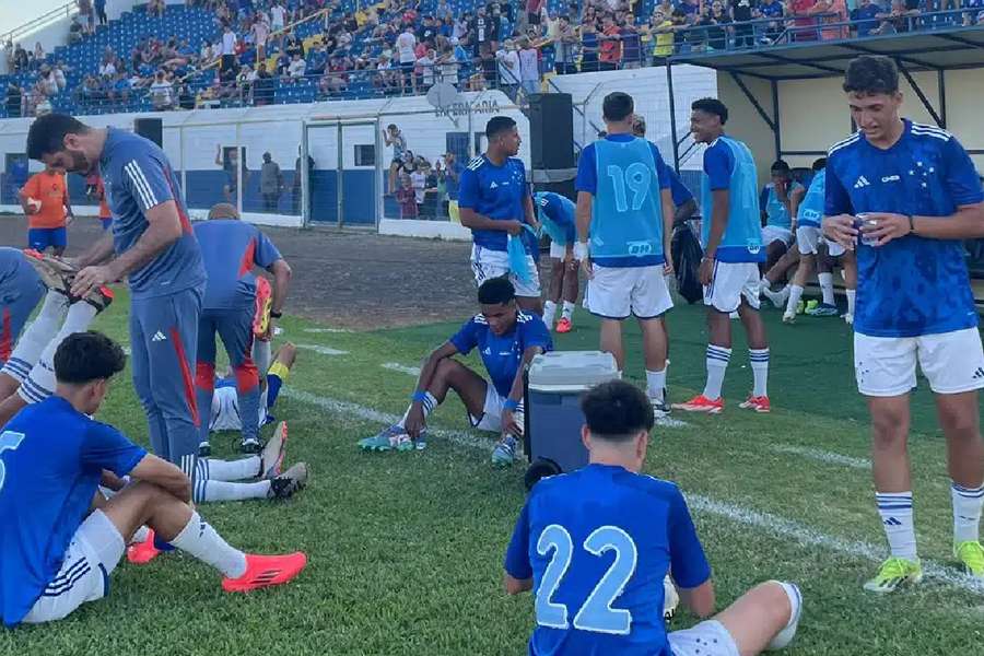 Jogadores do Cruzeiro durante preparação para a disputa de pênaltis