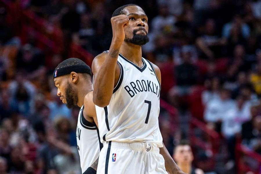 Buď já, nebo oni dva. Hvězdný Durant dal Brooklynu ultimátum, nechce trenéra a GM