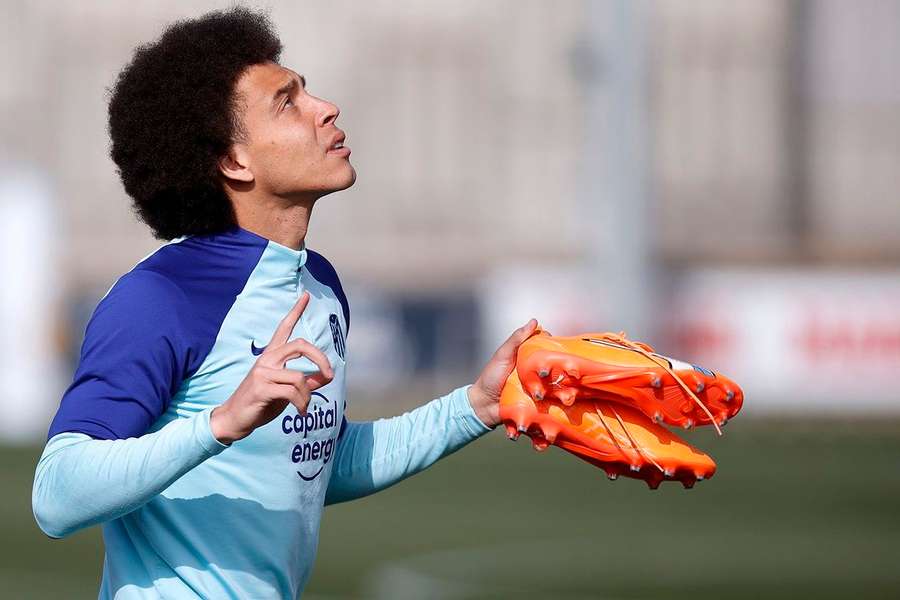 Witsel fica por mais um ano em Madrid