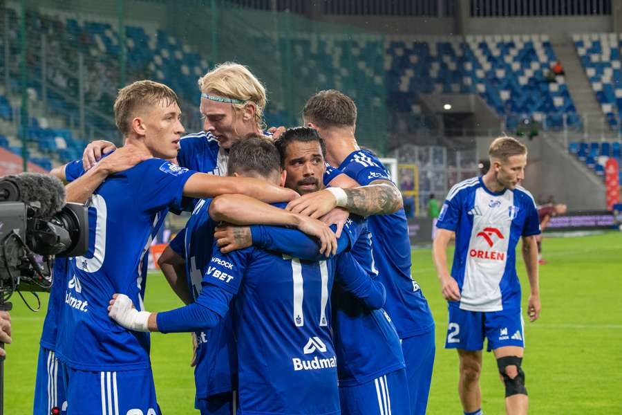 Wisła Płock odwróciła wynik w ostatniej chwili, lider nie dał się złamać!