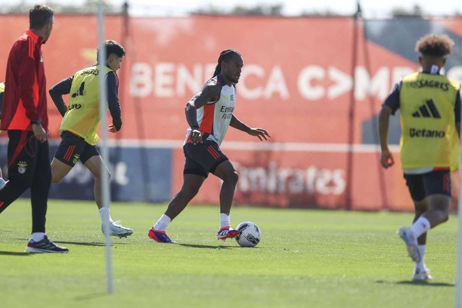 Renato Sanches deixou treino com dores musculares