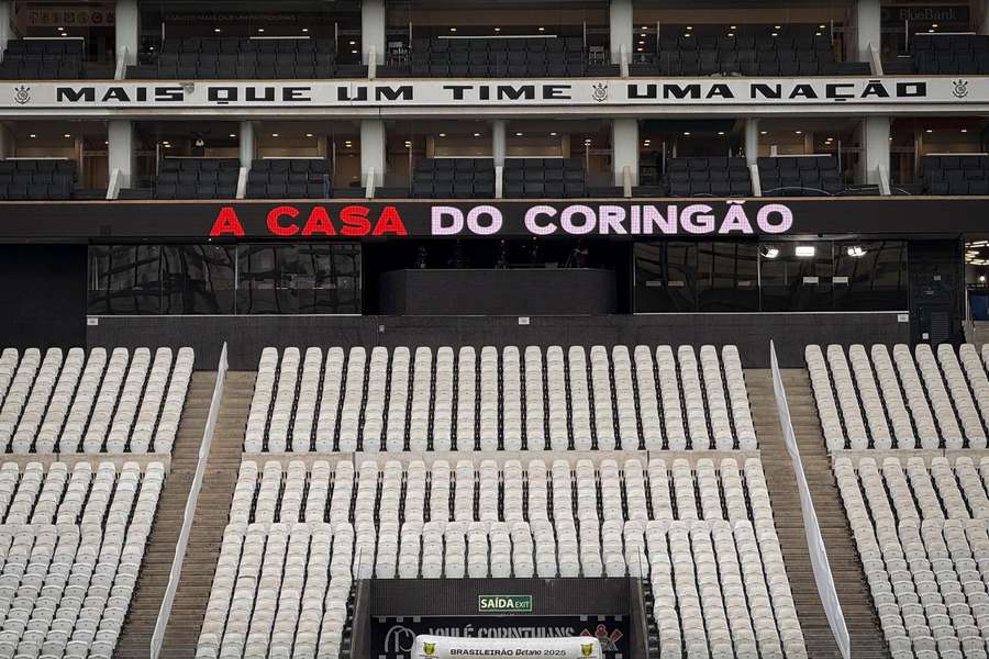 Foto das cadeiras da Neo Química Arena, estádio erguido para a Copa do Mundo de 2014