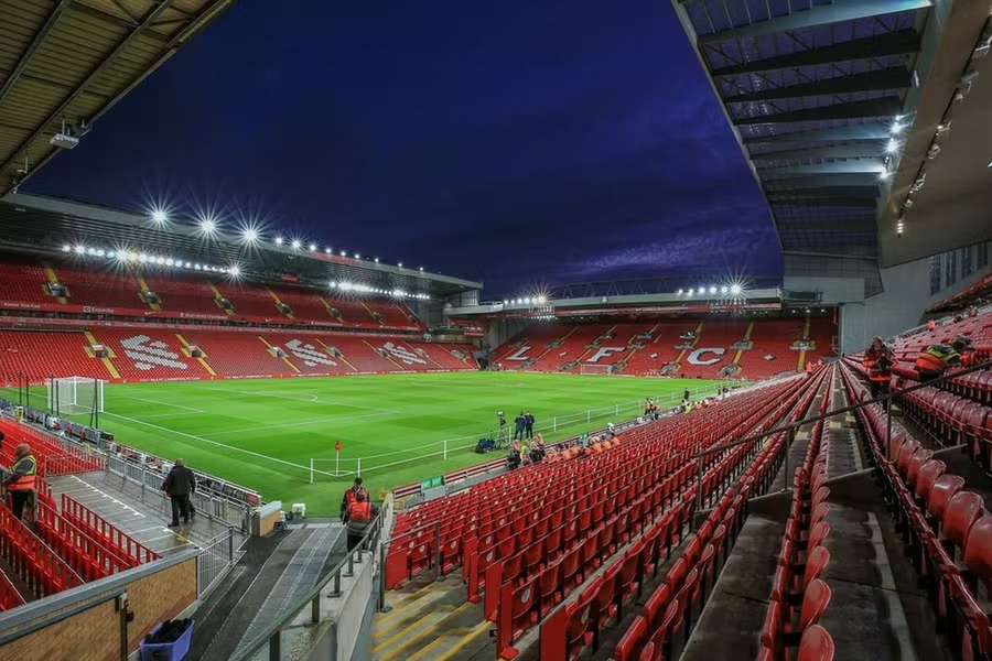 Anfield Road vai ter preços mais caros e mais sete mil lugares 