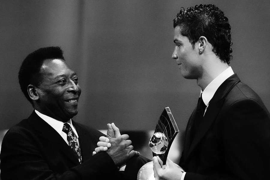 Cristiano Ronaldo publicou fotografia antiga com Pelé