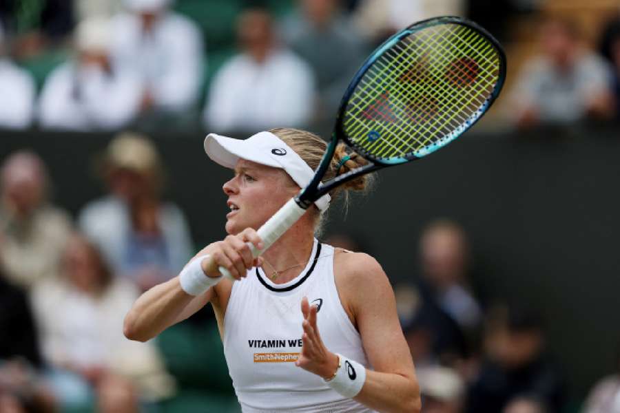 Harriet Dart apologises for saying Lois Boisson 'smells really bad