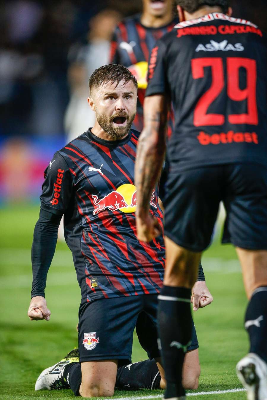 Sasha abriu o placar em Bragança Sasha abriu o placar em Bragança