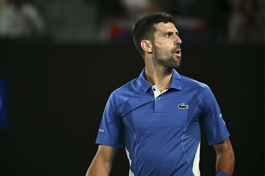 Novak Djokovic în timpul partidei cu Alexei Popyrin