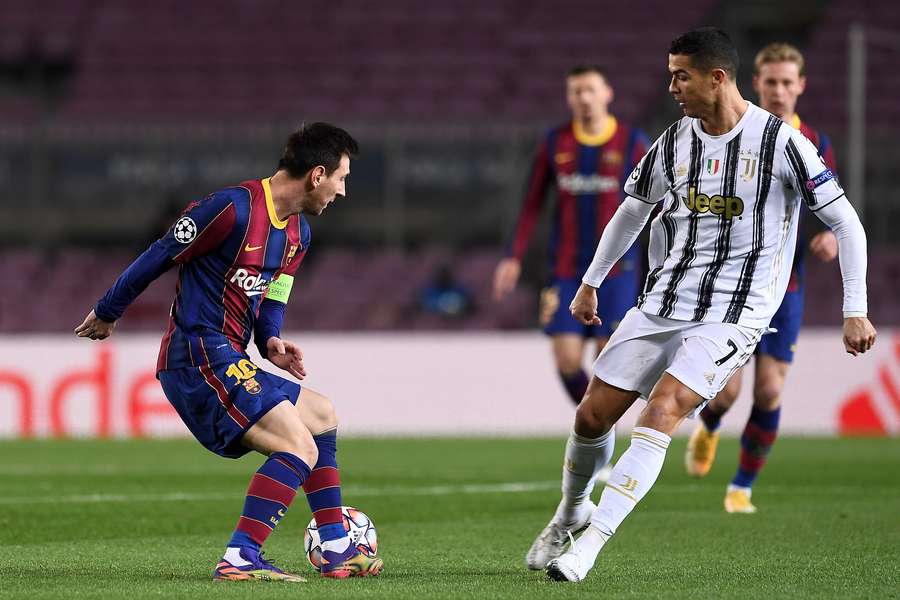 Ronaldo og Messi i kamp i 2020 på Camp Nou.