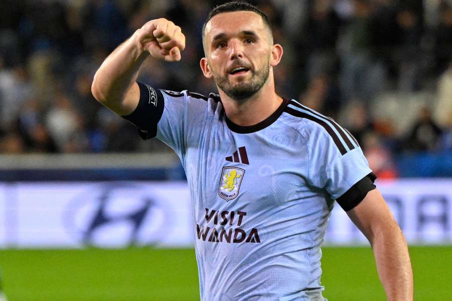 McGinn segue fazendo história com a camisa do Aston Villa