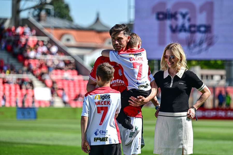 Oficiální pardubické rozloučení s Kamilem Vackem. Oficiální pardubické rozloučení s Kamilem Vackem.
