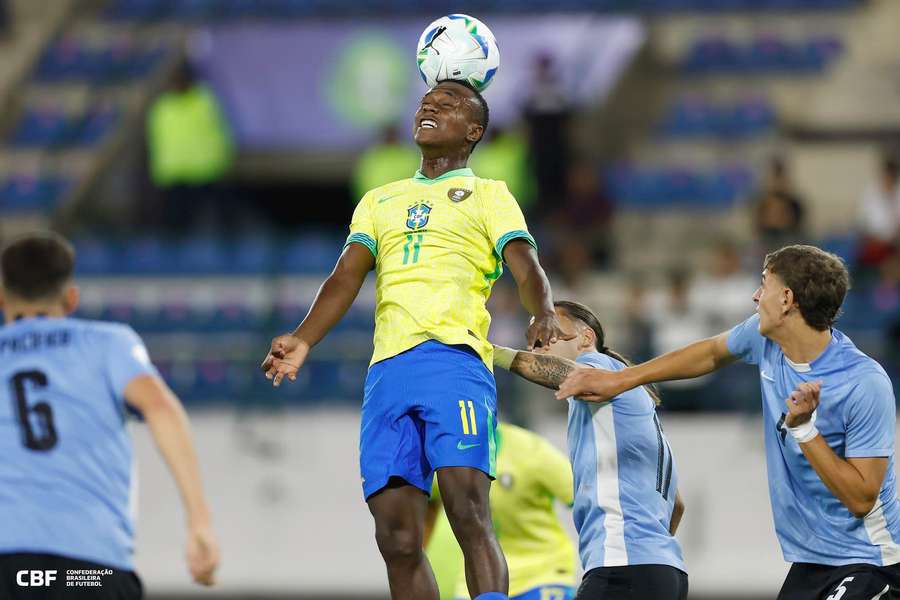 Mesmo com desvantagem numérica, Seleção buscou o gol da vitória