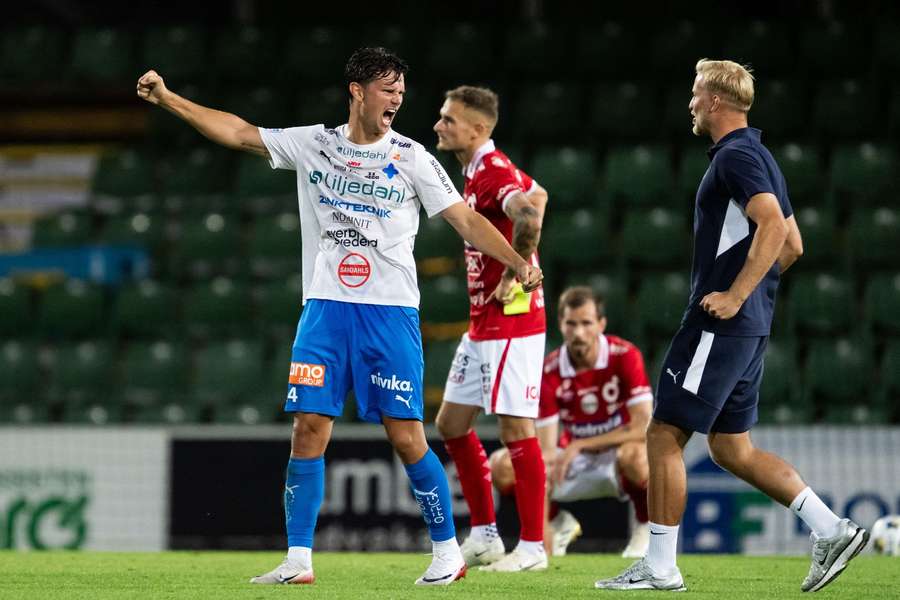 Marcus Antonsson celebrates Varnamo's win at full-time