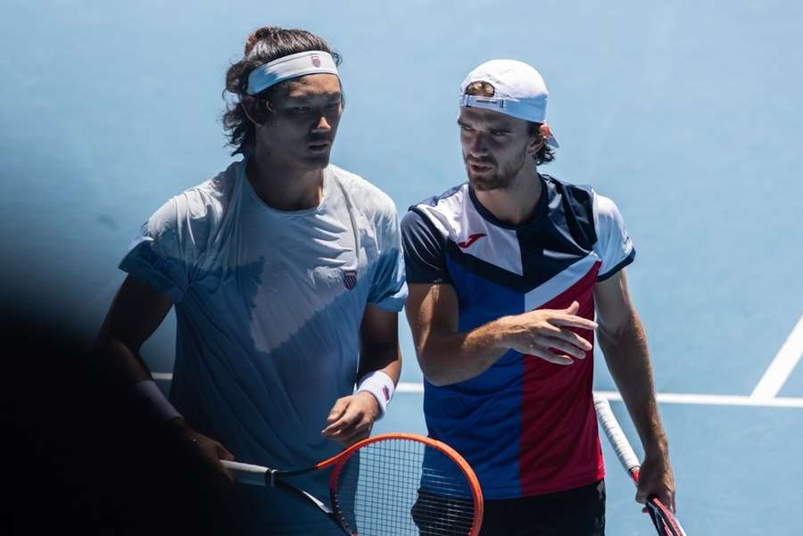 Zhang Zhizhen a Tomáš Macháč na Australian Open 2024.