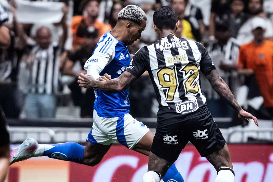 Atlético-MG e Cruzeiro voltarão a se encontrar neste domingo (25), na Arena MRV Atlético-MG e Cruzeiro voltarão a se encontrar neste domingo (25), na Arena MRV