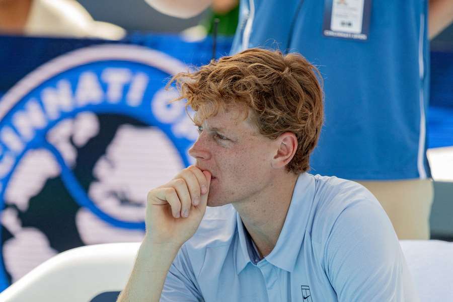 Jannik Sinner s-a retras în finală la Cincinnati din cauza problemelor medicale