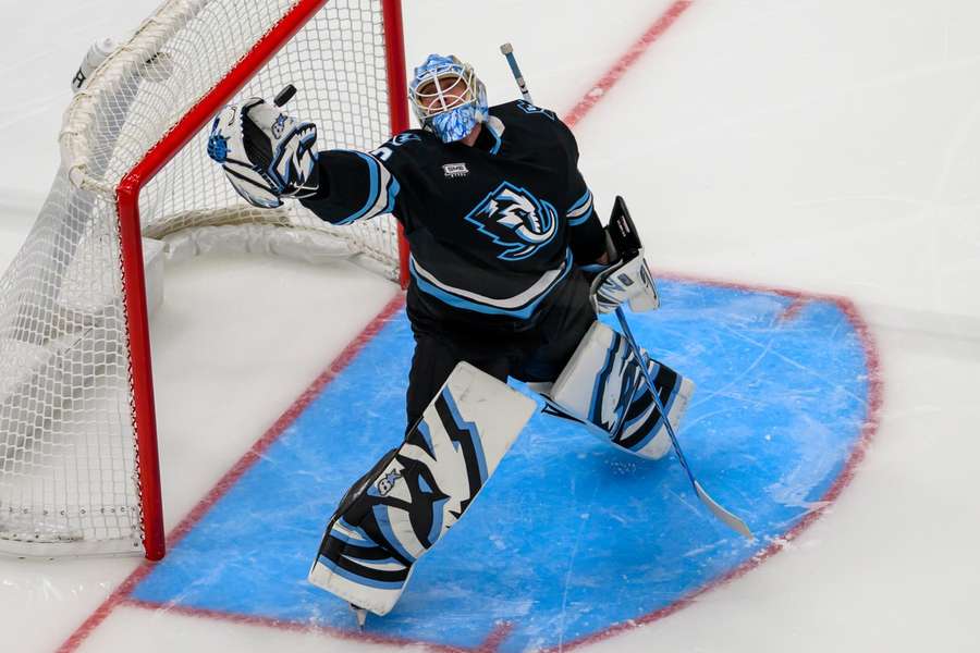 Vejmelka inkasoval čtyři góly. Vejmelka inkasoval čtyři góly.