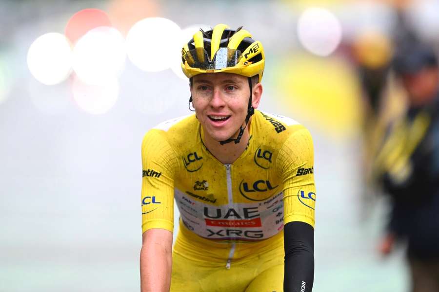 Pogačar opäť ovládol Tour de France.