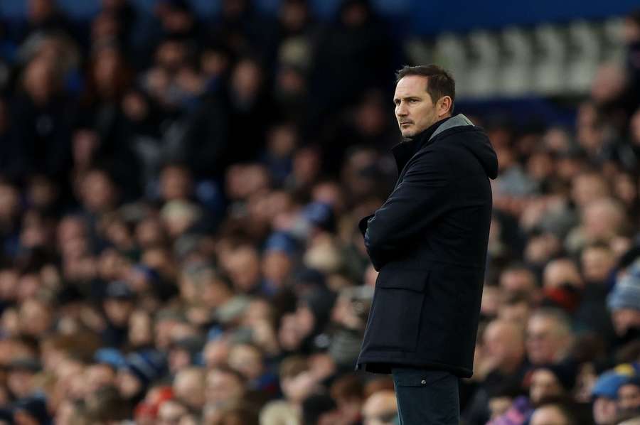 Lampard warns players there are 'no excuses' as they look to avoid drop