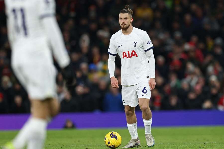 Radu Dragusin reforçou o Tottenham neste mercado de inverno