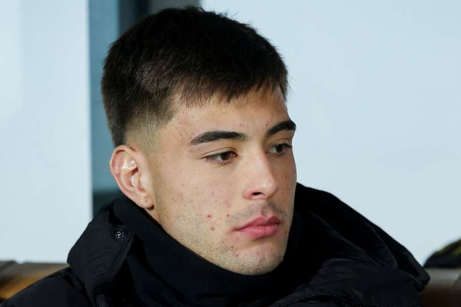 Chelsea recall Aaron Anselmino from Borussia Dortmund loan Chelsea recall Aaron Anselmino from Borussia Dortmund loan