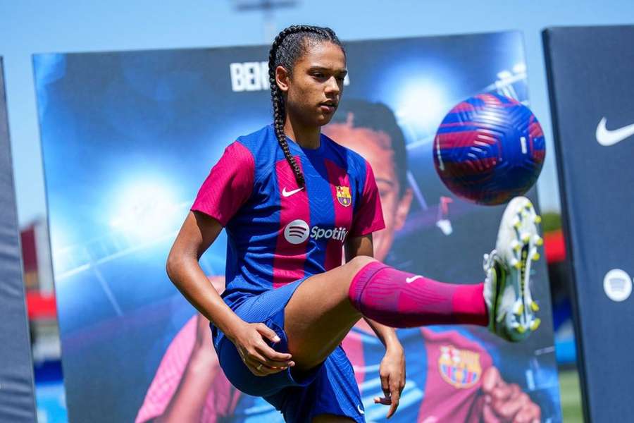 Esmee Brugts assinou um contrato de quatro anos com o Barcelona