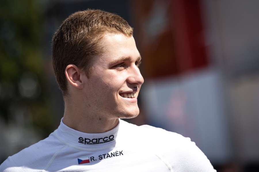 Roman Staněk v šampionátu formule 3 letos skončil na pátém místě.